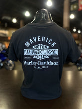 Load image into Gallery viewer, Ladies Thorned Gift Tee
